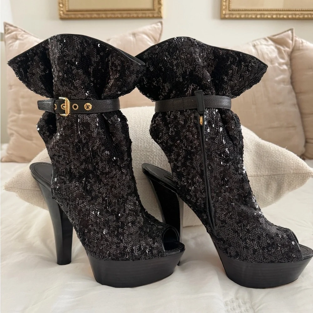 Louis Vuitton Sequin Booties. - Picture 2 of 7